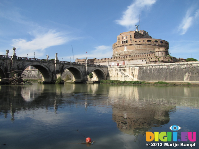 SX31817 Castle Sant' Angelo